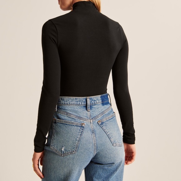 Abercrombie Essential Long-Sleeve Mockneck Tee Black - Picture 2 of 3